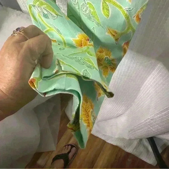 Leggiadro Women’s Size 2 Bright Floral Side Zip Ankle Pants Made In USA - Picture 5 of 15